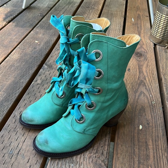 Fluevog East End Gladstone Mid-Calf Laceup Heeled Leather Boots Like New - Picture 4 of 16